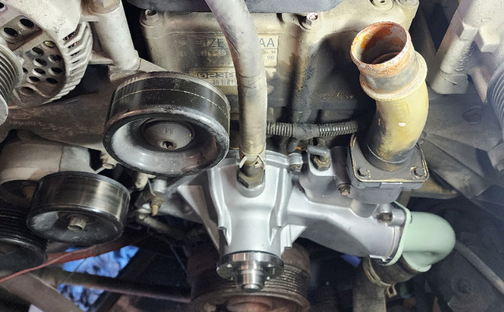 Domestic car repair / ford - water pump replacement