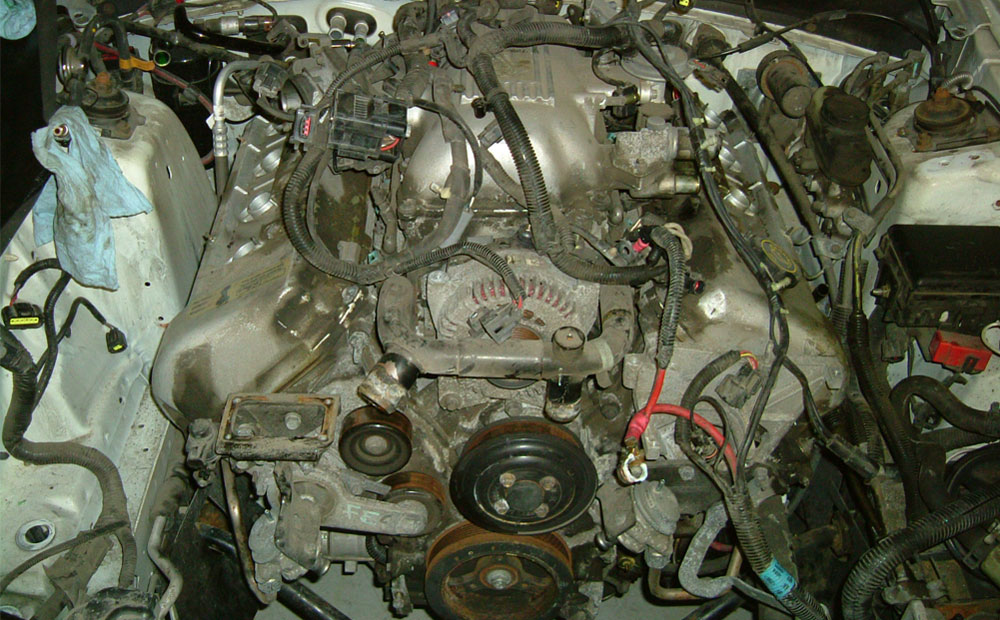 Domestic car repair - engine rebuild