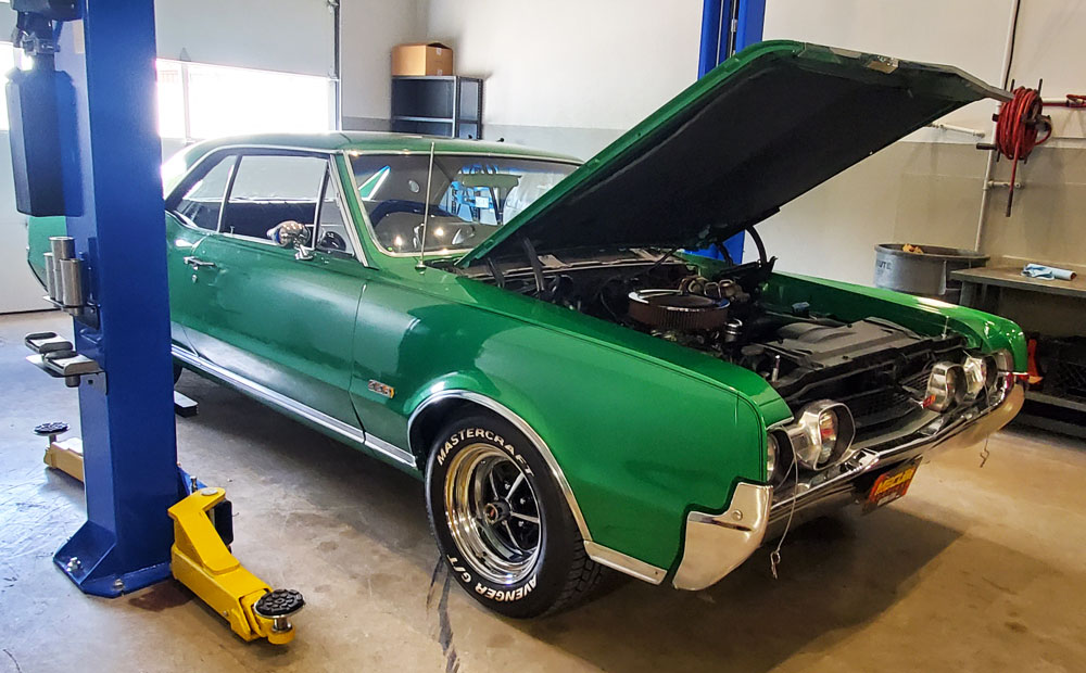 Classic car repair - oldsmobile 442 named Jalapeno