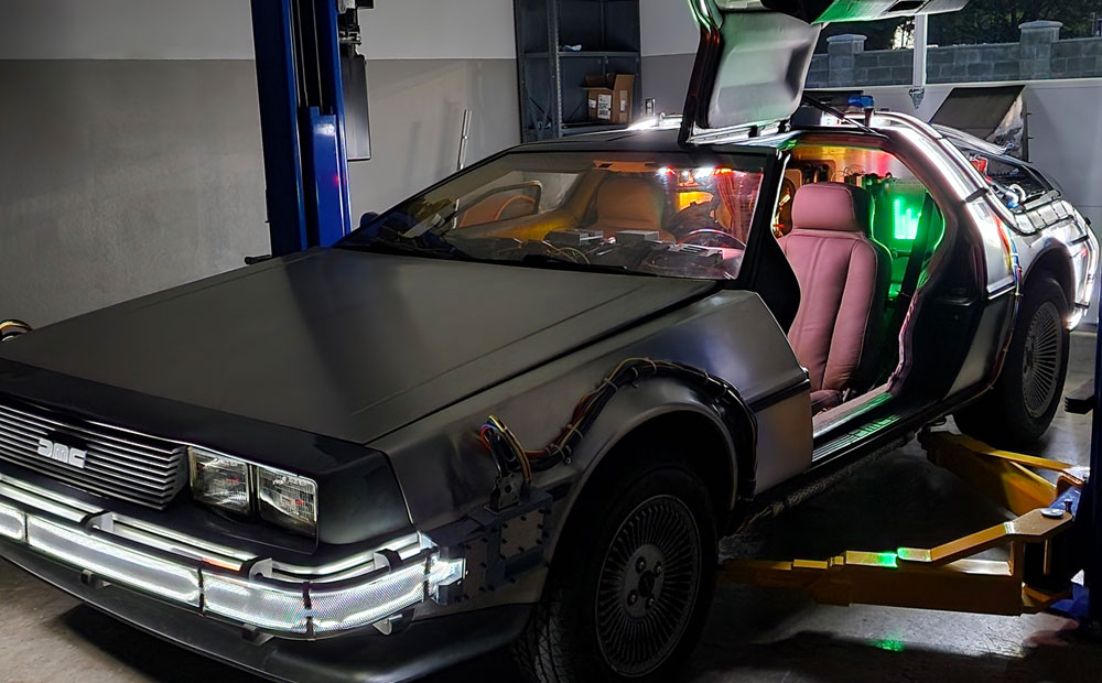 delorean - nich car pre-purchase vehicle inspection - exterior time machine props inspection