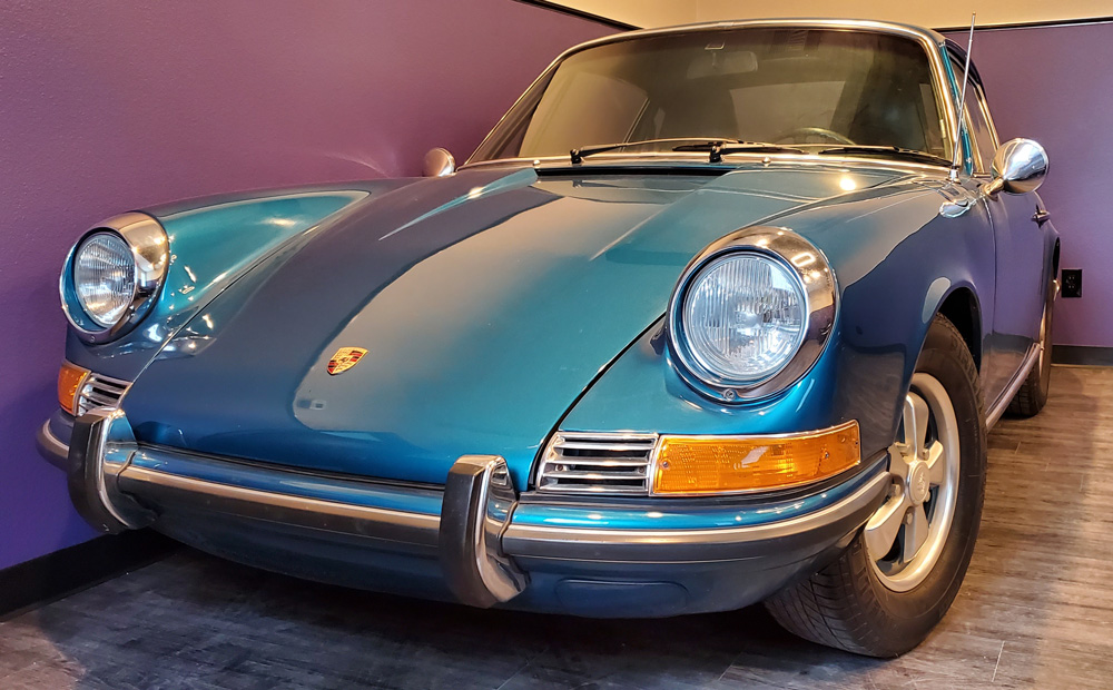 70 Porsche 911 E, Blue Max. Porsche repair and service