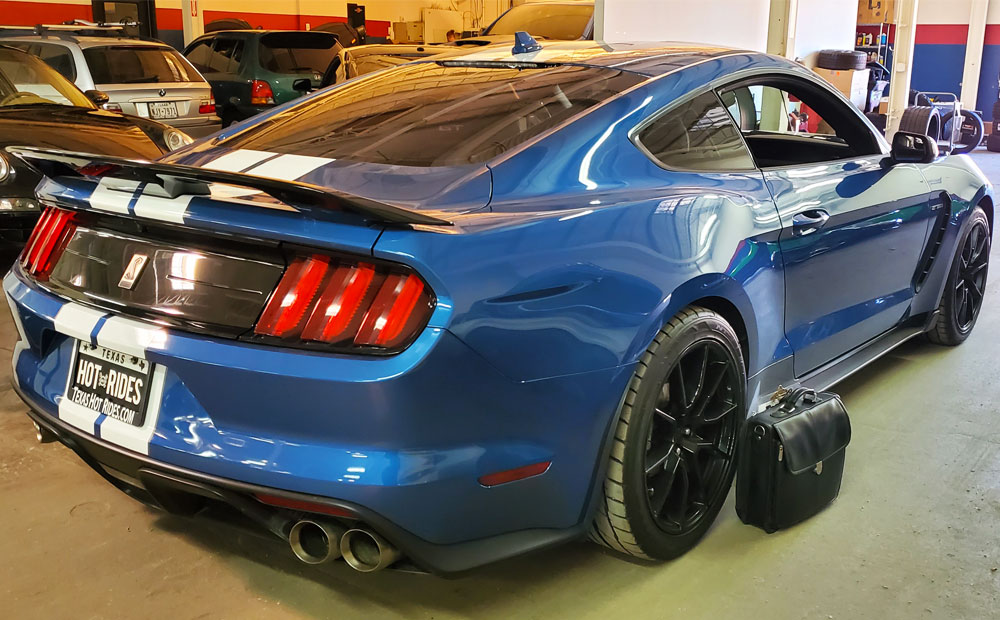 sports car inspection - mustang gt500