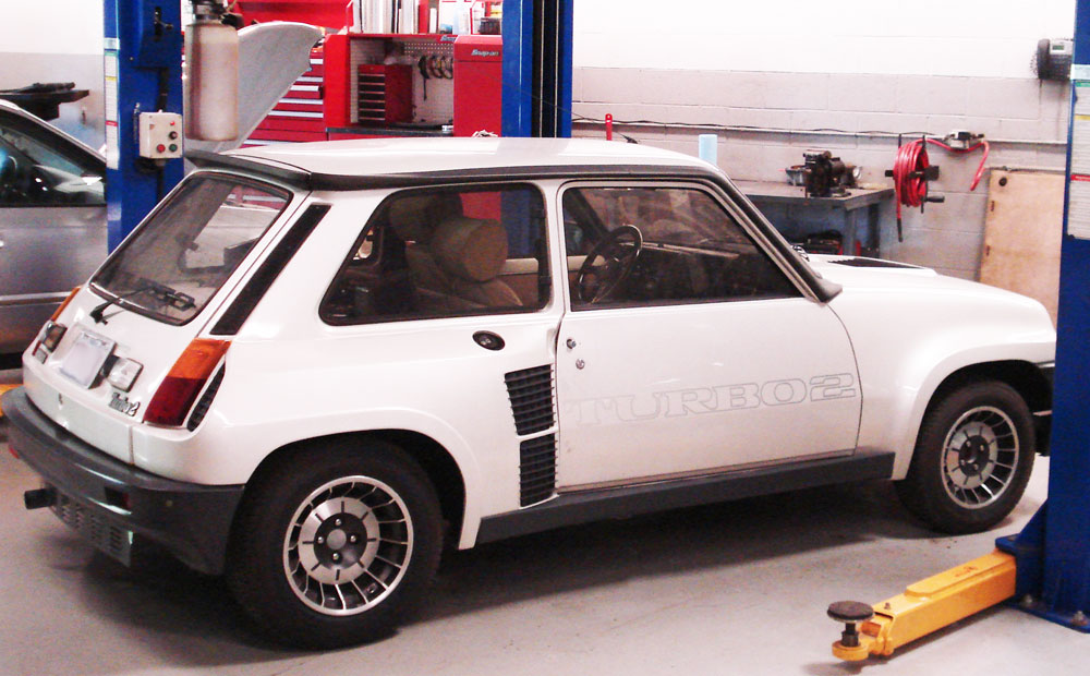 classic import car pre-purchase inspection - renult r2 turbo2