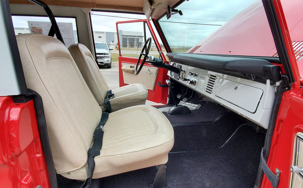 4x4 truck pre purchase inspection - restored bronco inspection - interior inspection